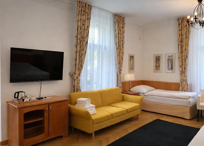 Residence Dykova - Former Pension Jana, Domov MladezePensjonat