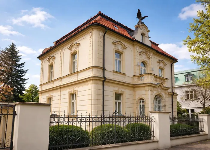 Residence Dykova - Former Pension Jana, Domov MladezePensjonat